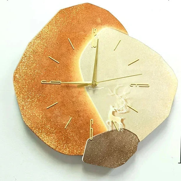 Modern väggklocka med unik design