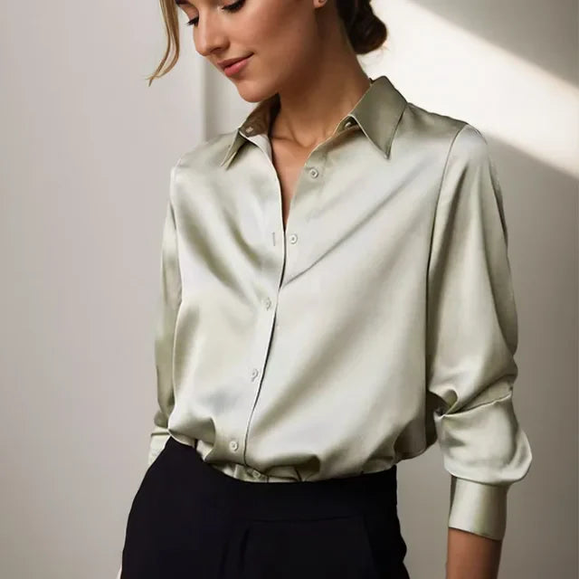 Let og elegant bluse med afslappet pasform