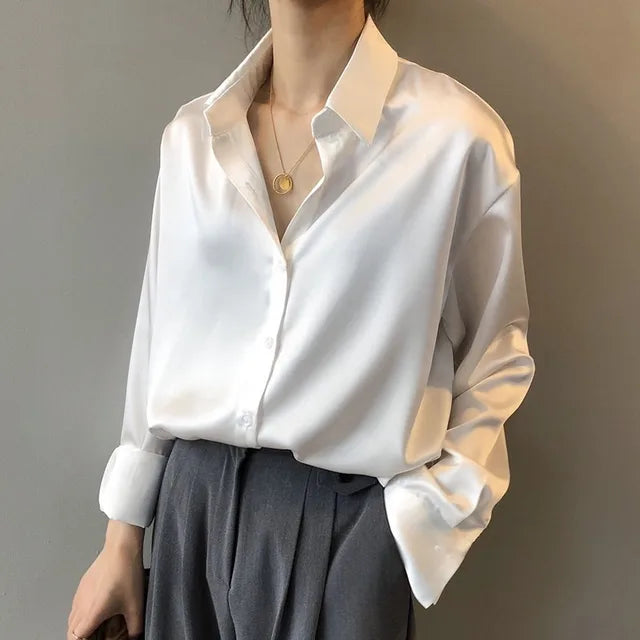 Let og elegant bluse med afslappet pasform