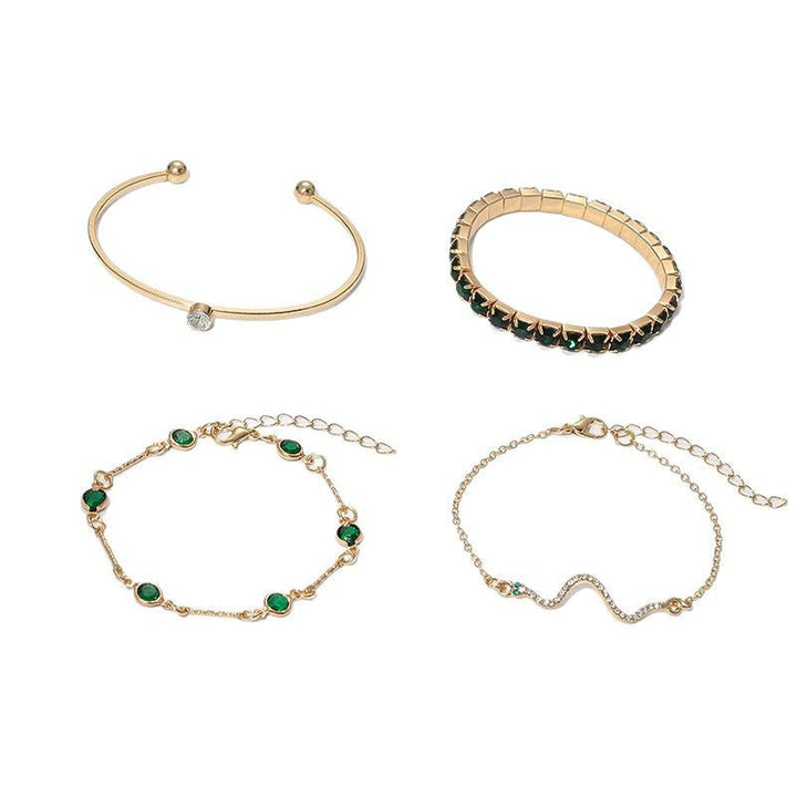Elegant armbandsset i guld med förfinade detaljer