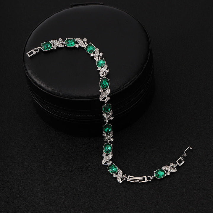 Elegant armband i vitguld med förfinade detaljer