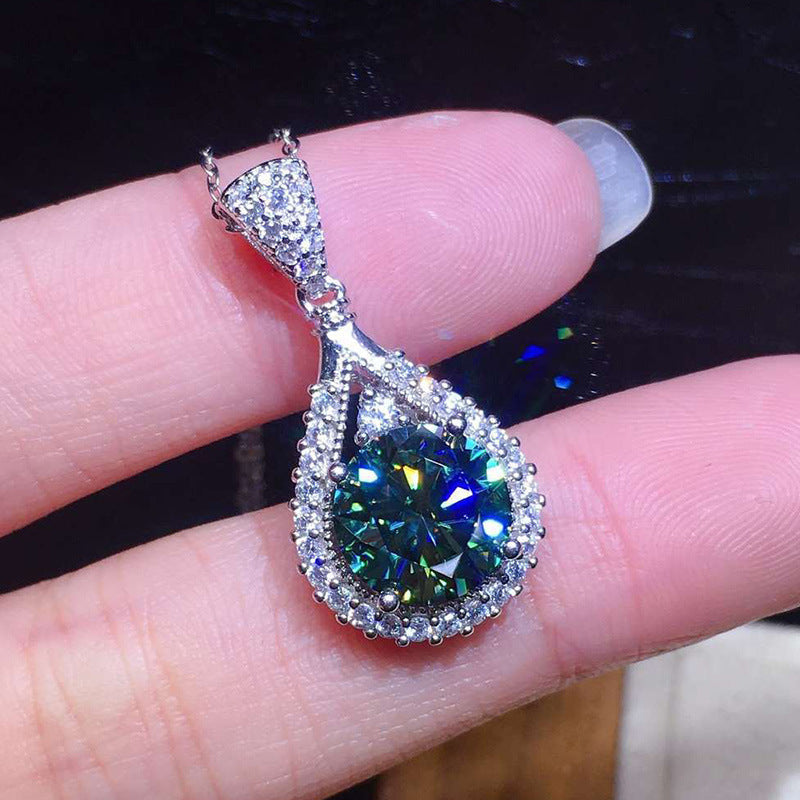 Elegant halsband i vitguld med förfinad hängande länk