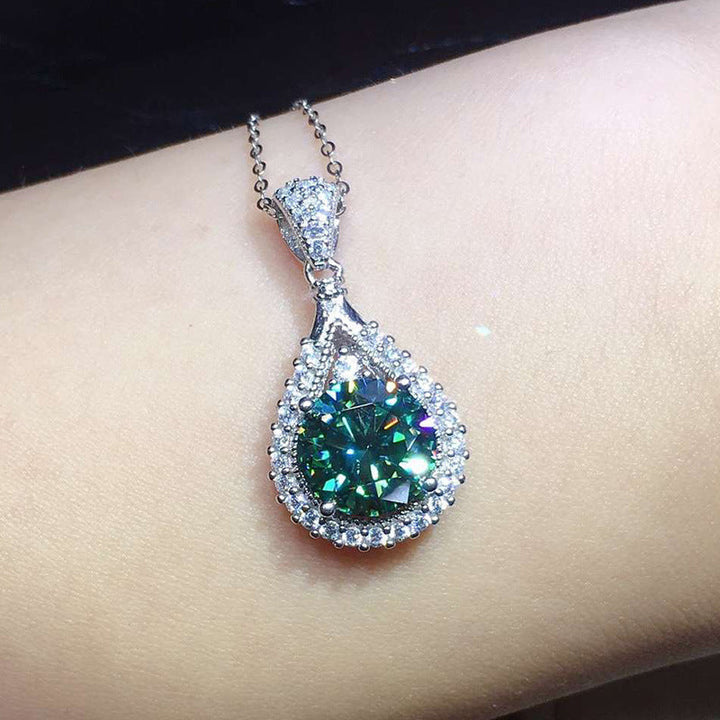 Elegant halsband i vitguld med förfinad hängande länk