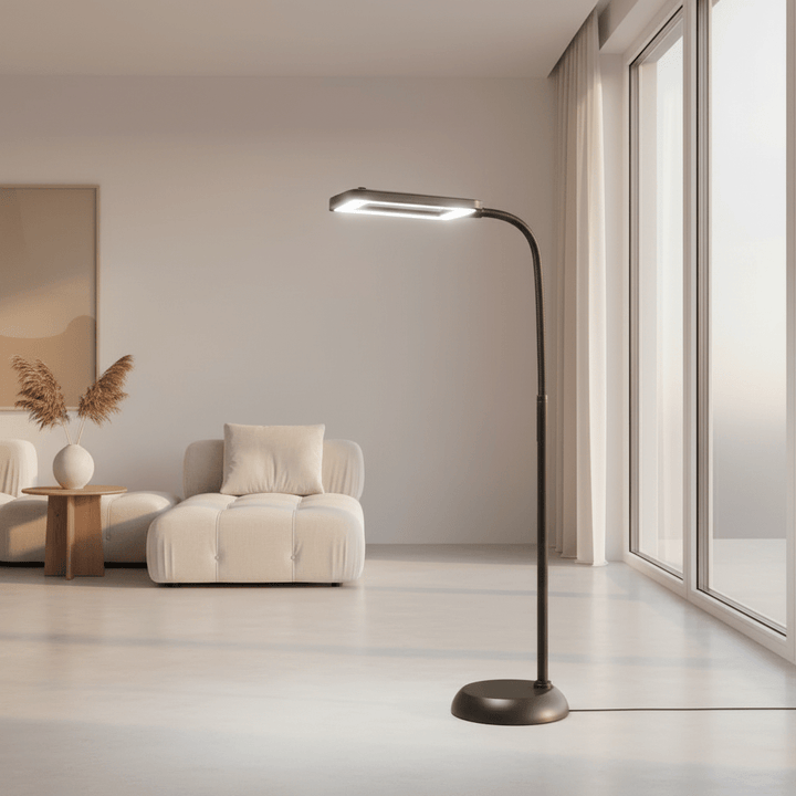 OptiMagnify | Justerbar och mångsidig LED-golvlampa med 3x förstoringsglas