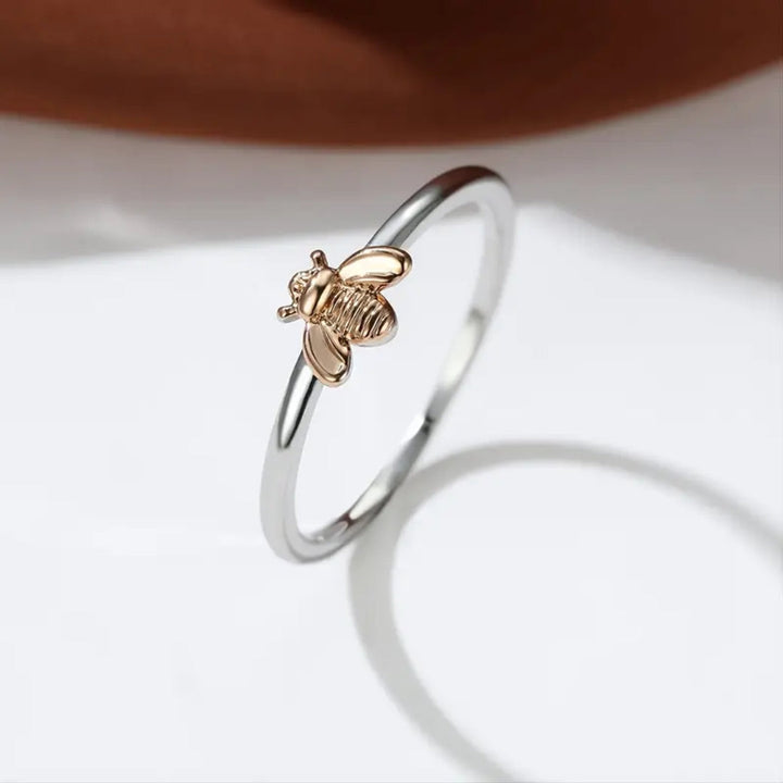 Silverring med bi