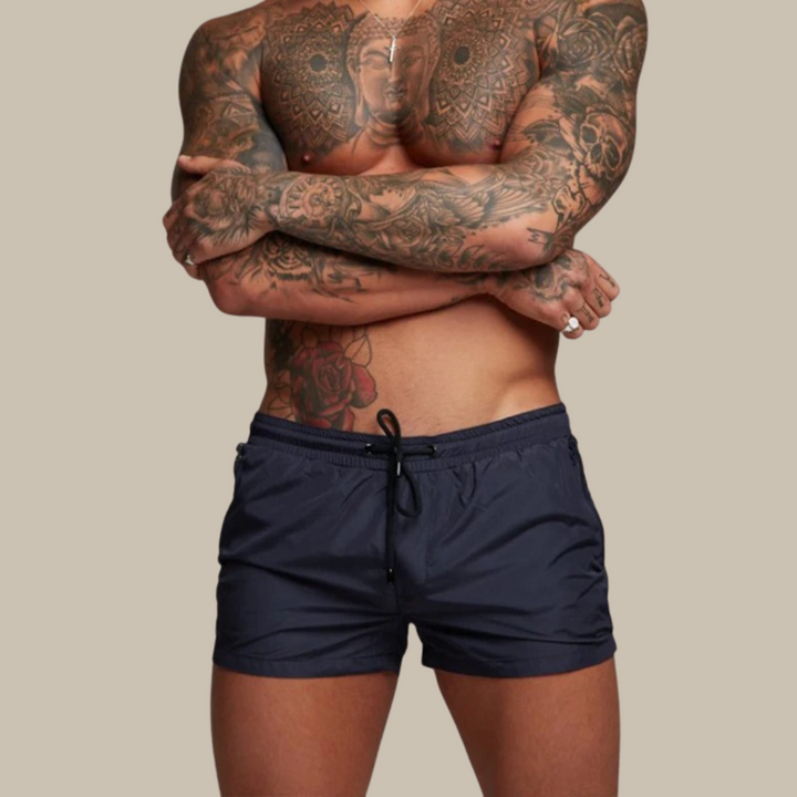 Stretchig och snabbtorkande herrshorts för sommarens alla äventyr