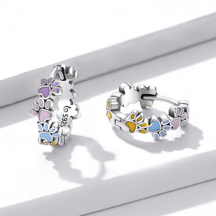 Färgglada Tass-creoler i sterlingsilver