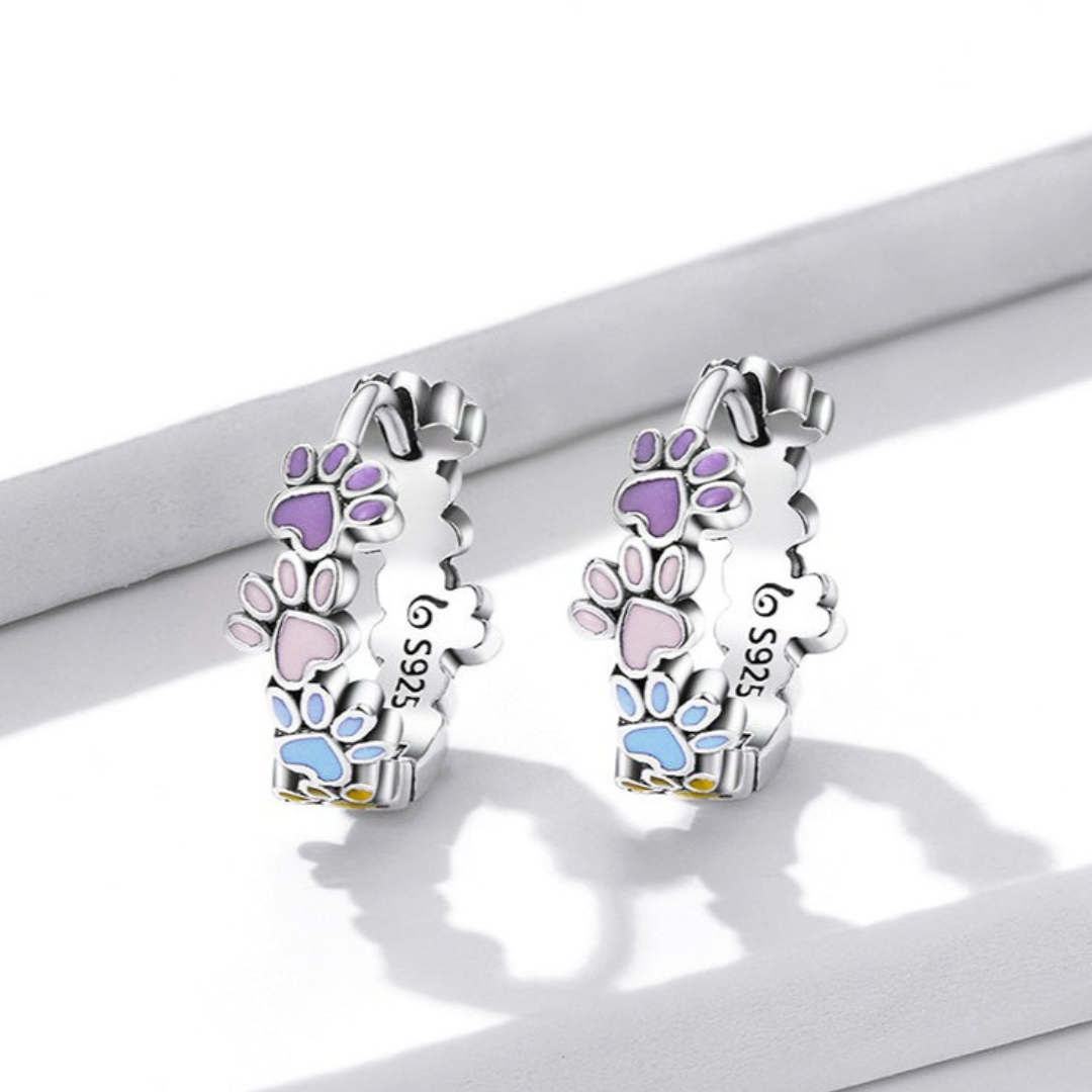Färgglada Tass-creoler i sterlingsilver