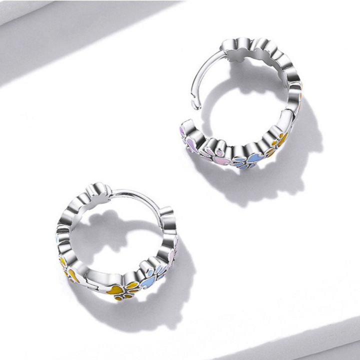 Färgglada Tass-creoler i sterlingsilver