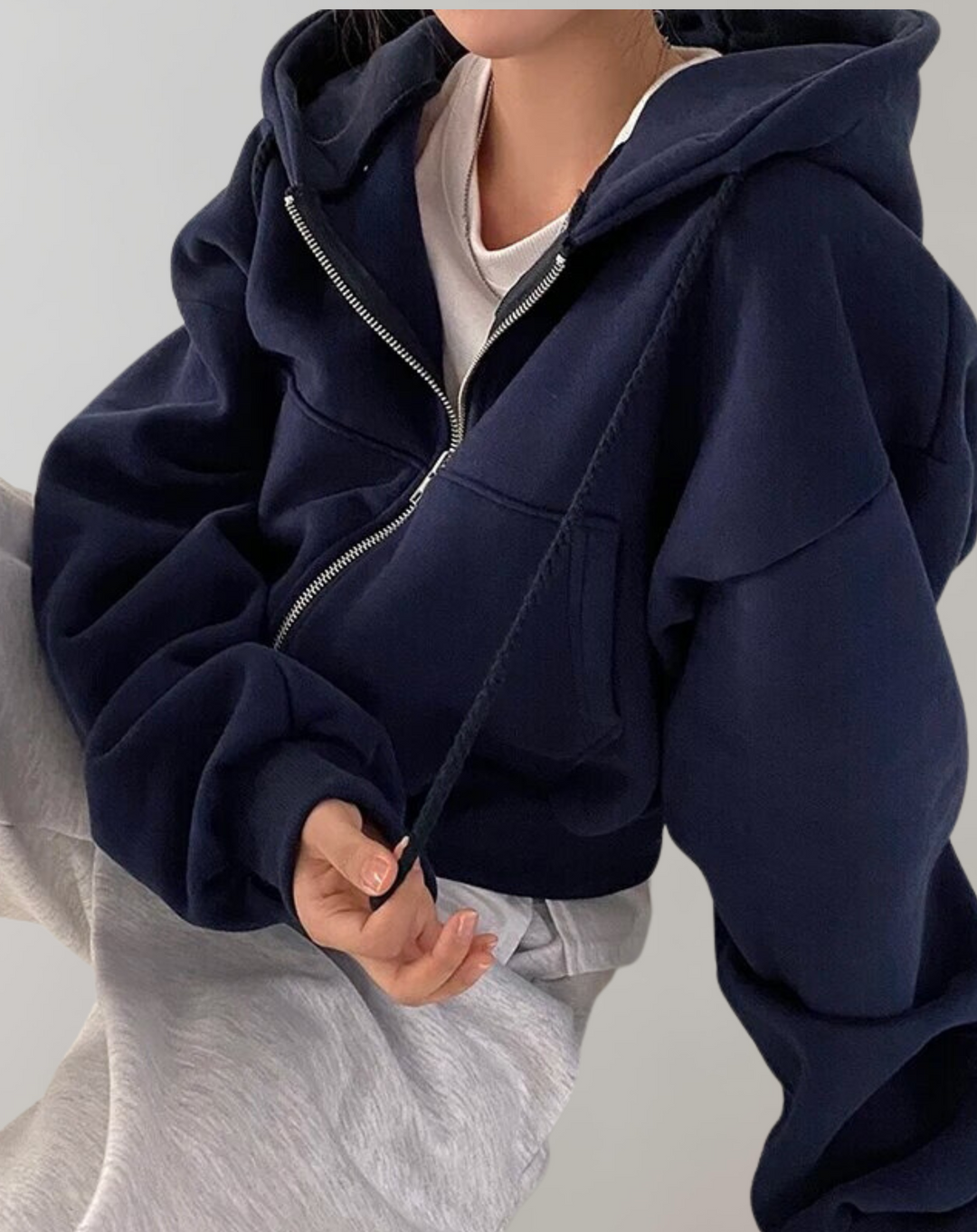 Hoodie för dam med dragkedja och huva med dragsko samt ribbade muddar