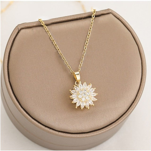 GoldenBloom justerbart halsband | Roterande solrosberlock för tidlös elegans