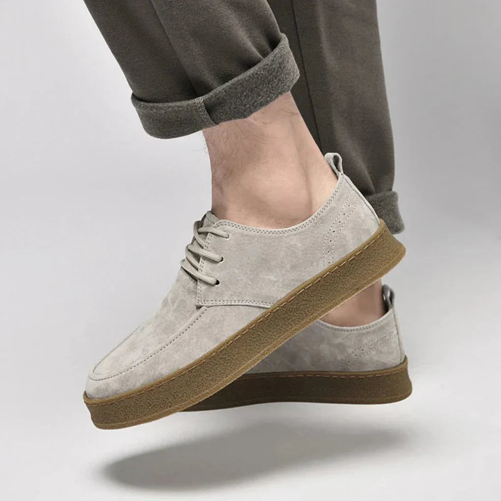 Herresneakers i ruskind – flotte og alsidige