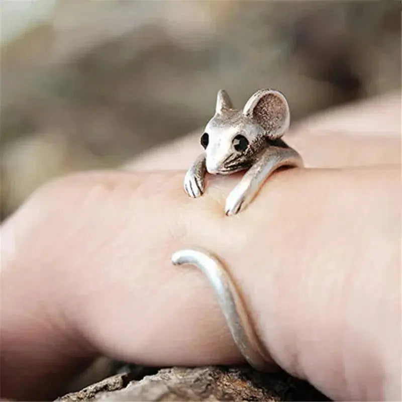 Elegant silverring med en söt musdesign