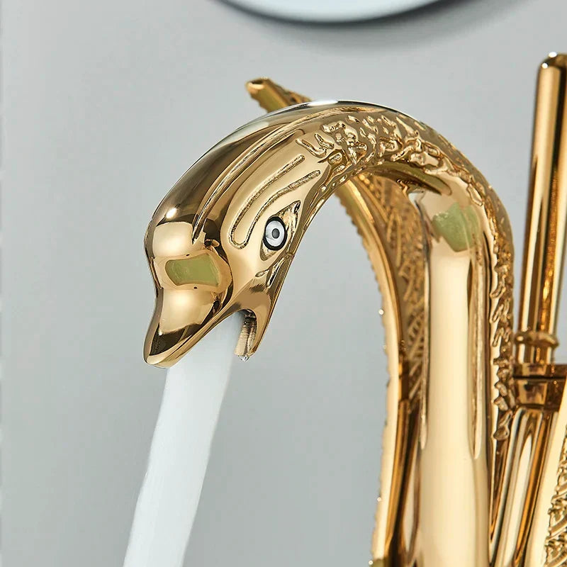 Enhandsblandare i guld Swan