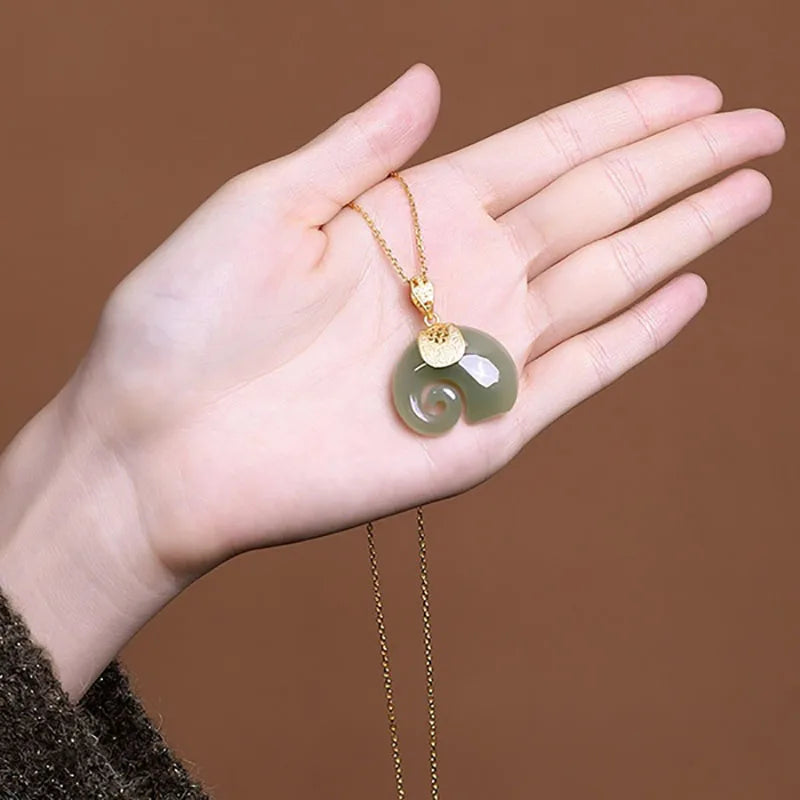 Hetian Jade Elefant Hänge Halsband – Förgyllt halsband för kvinnor