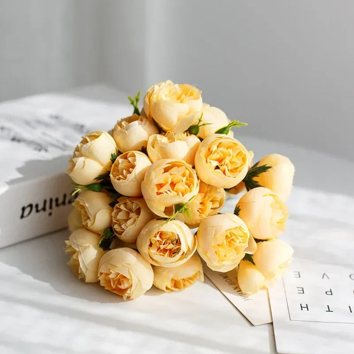 Romantisk bukett med Lyra sidenpioner med 27 realistiska blommor