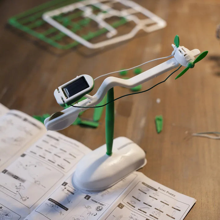Solrobot-kit 6-i-1 – Bygg och lär med segelbåt, väderkvarn, bil och mer