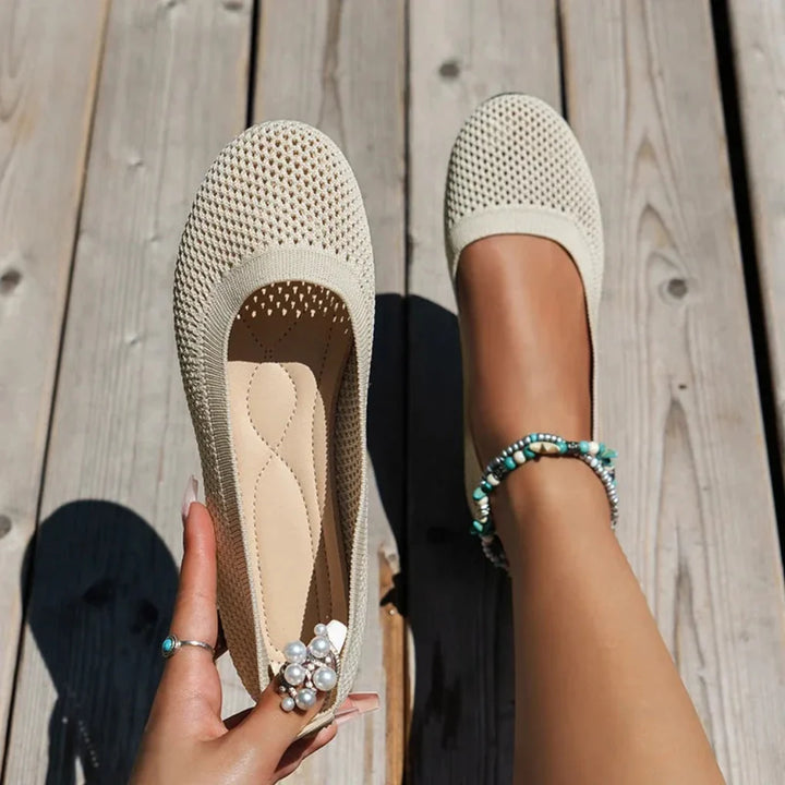 Muodikkaat slip-on-tasapohjat kesän mukavuuteen