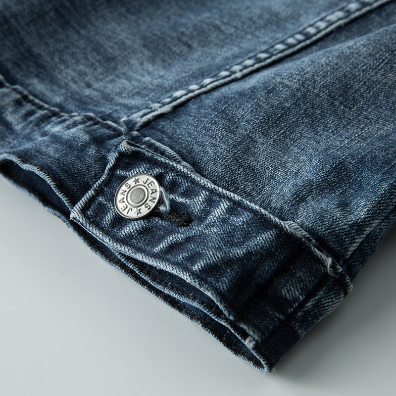 Klassisk denim möter bikerattityd