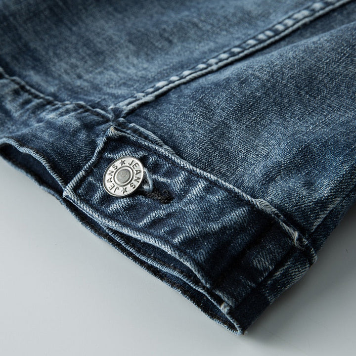 Klassisk denim möter bikerattityd