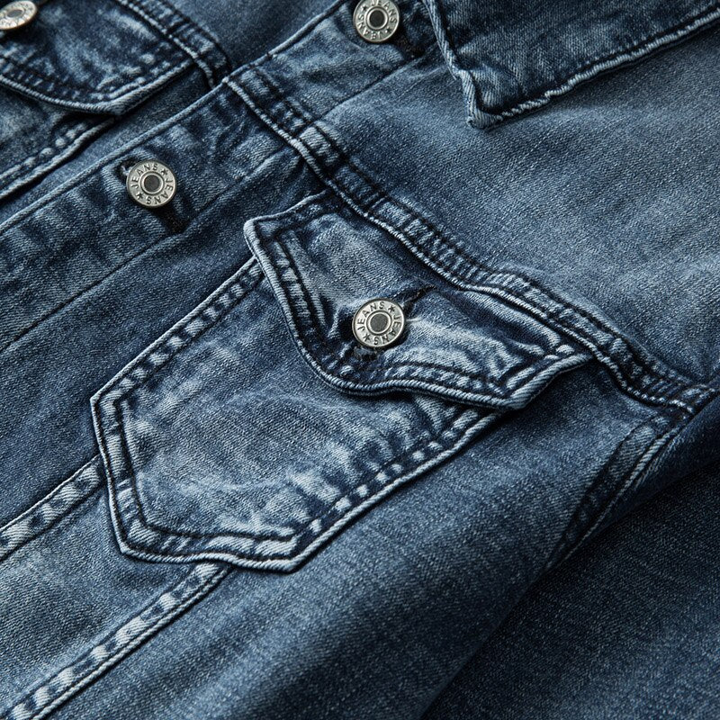 Klassisk denim möter bikerattityd