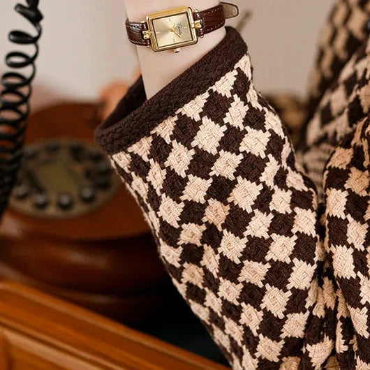 Sienna - elegant kvartsklocka med guldfärgat armband