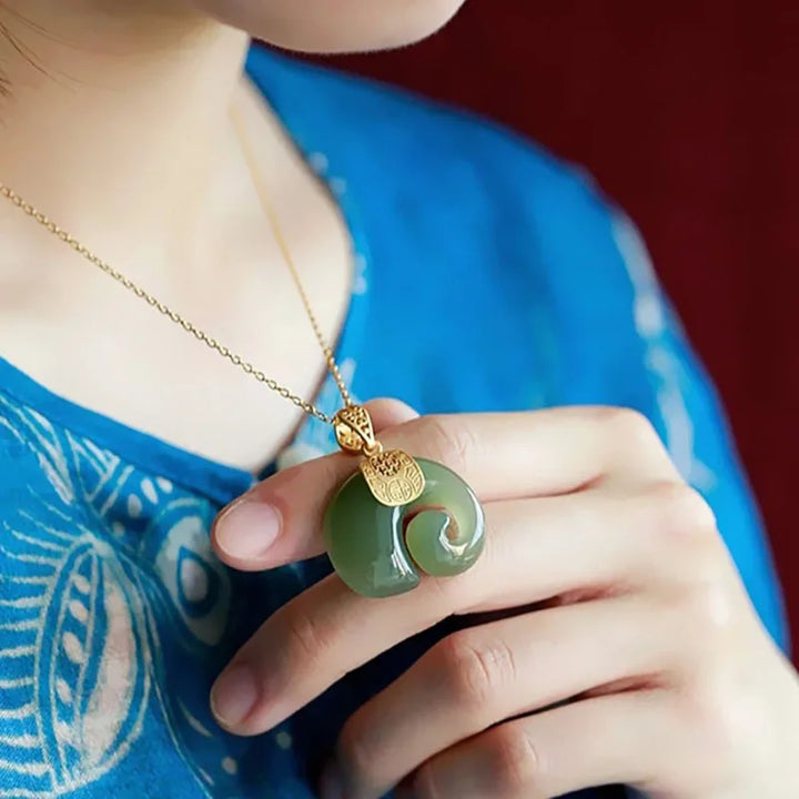 Hetian Jade Elefant Hänge Halsband – Förgyllt halsband för kvinnor