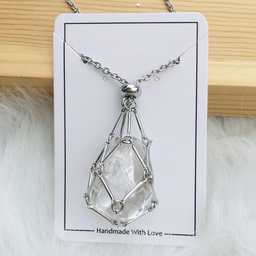 Halsband med utbytbar kristallsten för strålande stil och harmoni.