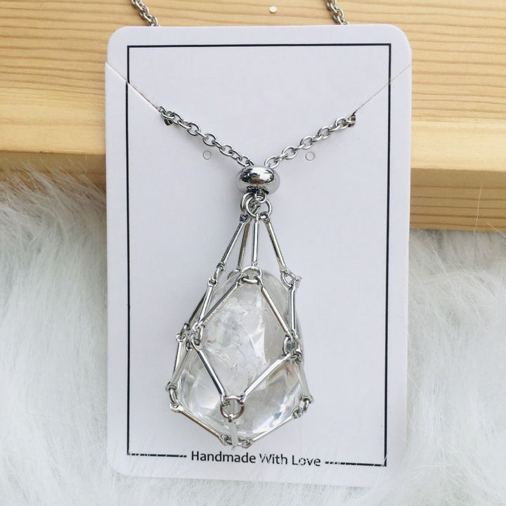 Halsband med utbytbar kristallsten för strålande stil och harmoni.