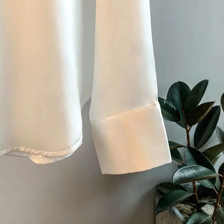 Lyxig sidenblus – elegans och mångsidighet för alla tillfällen
