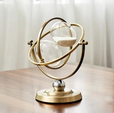 Exklusivt sandtimglas med elegant metallram