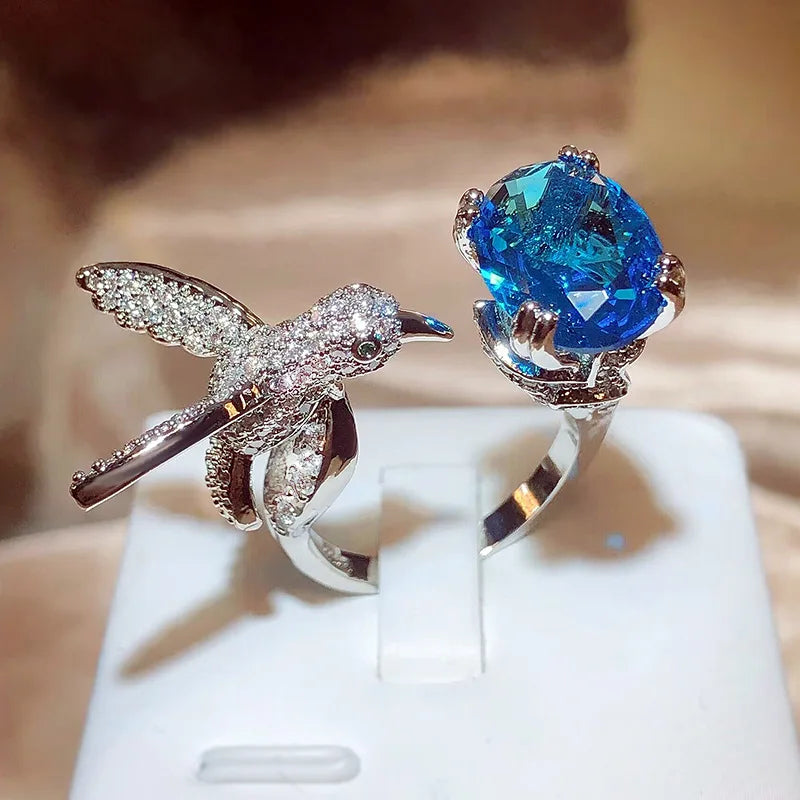 Justerbar Kolibri Ädelstensring – Zirkon, 14K guldplätering