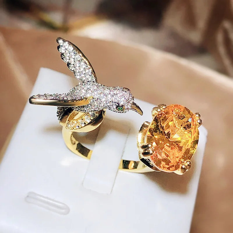 Justerbar Kolibri Ädelstensring – Zirkon, 14K guldplätering