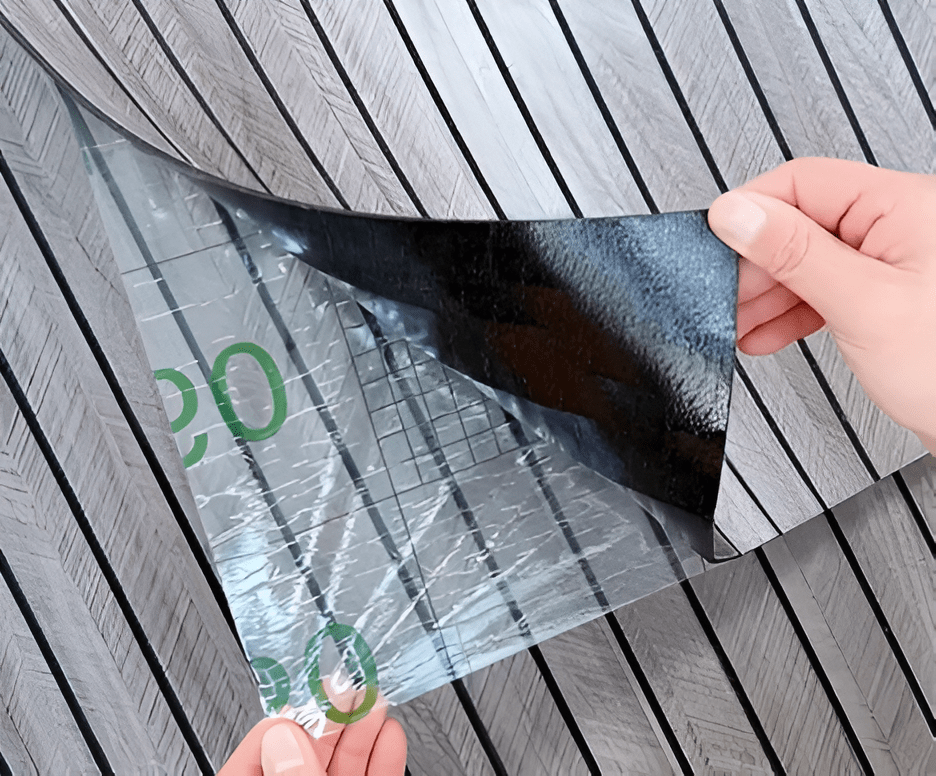 Självhäftande träpaneler för stilfull väggdekoration