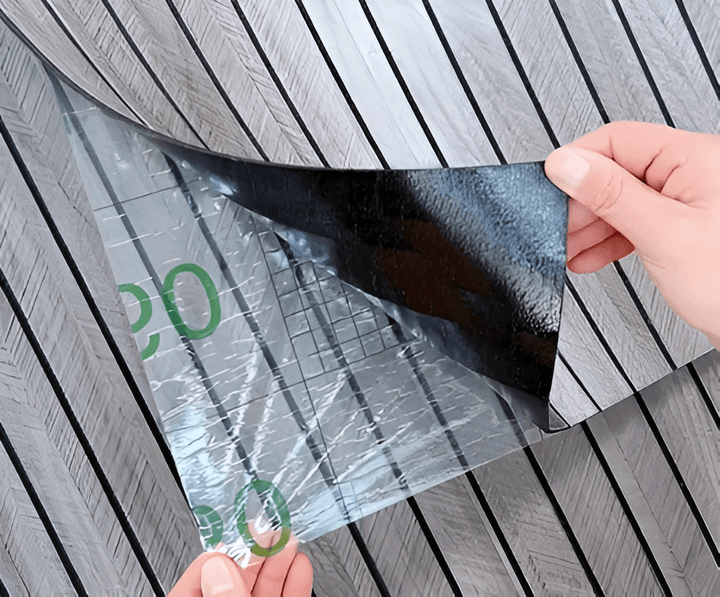 Självhäftande träpaneler för stilfull väggdekoration