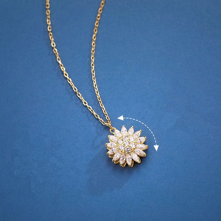 GoldenBloom justerbart halsband | Roterande solrosberlock för tidlös elegans