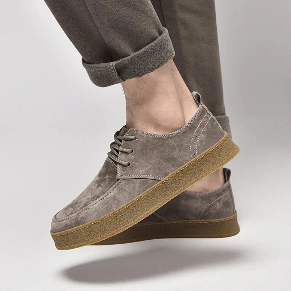 Herresneakers i ruskind – flotte og alsidige