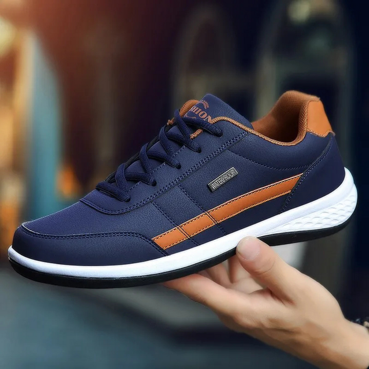 Eleganta herrsneakers i läder med snörning framtill och sidopanel