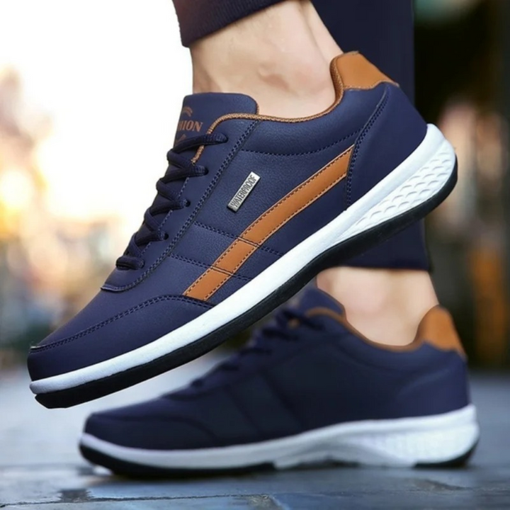 Eleganta herrsneakers i läder med snörning framtill och sidopanel