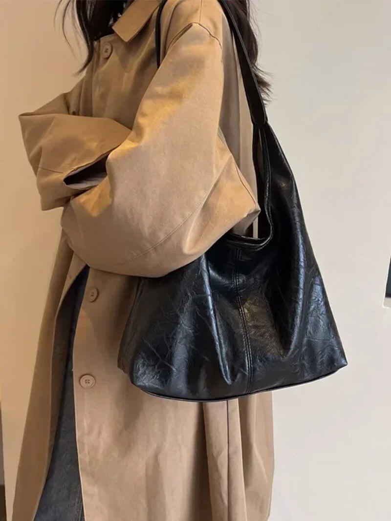 Axelväska i läder för dam med minimalistisk design – Lyxigt accessoar för daglig användning