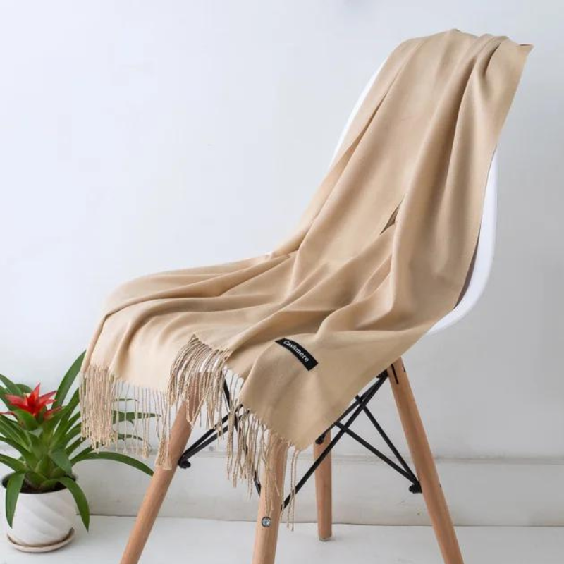 Lång och mjuk kashmirscarf för dam – Emilia