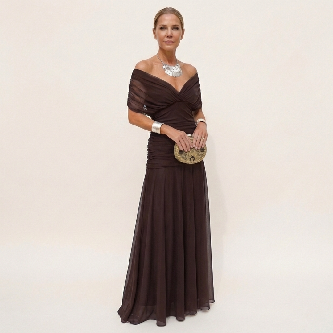 Lång, elegant, flödande damklänning – V-ringning, raffinerad design