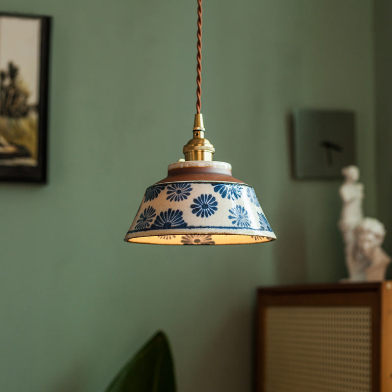 Vintage handmålad pendellampa i keramik med textilsladd