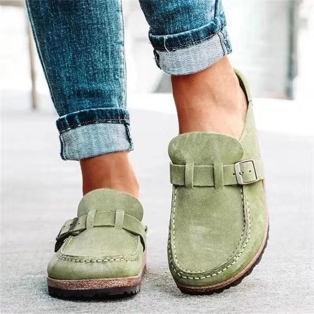 Loaferit harjatusta kankaasta naisille ajattomassa Old Money -tyylissä