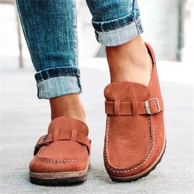 Loaferit harjatusta kankaasta naisille ajattomassa Old Money -tyylissä