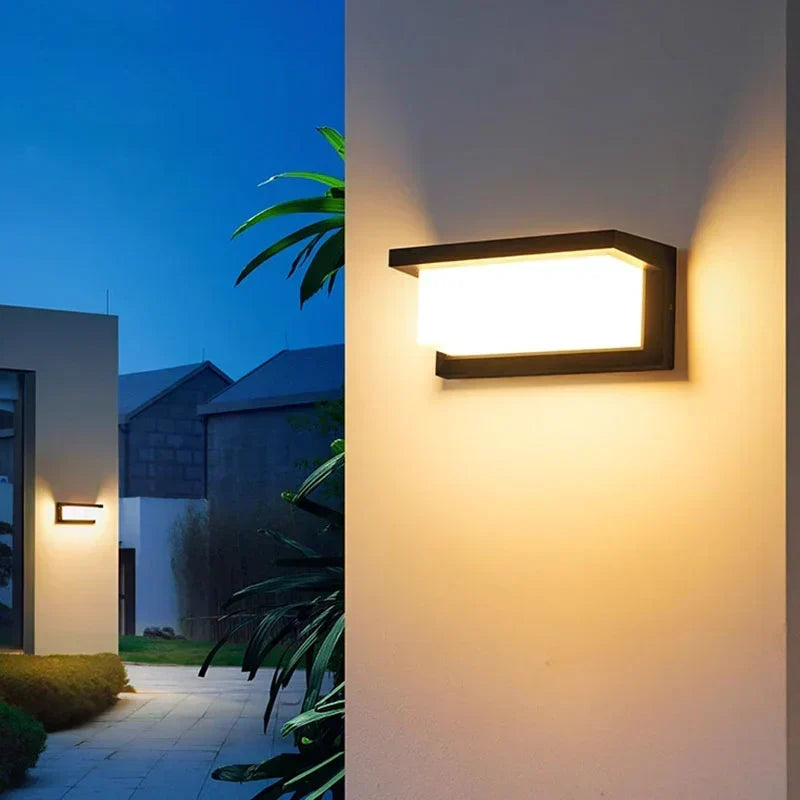 Vägglampa | Automatisk rörelsesensor | Väderbeständig för entréer & terrasser