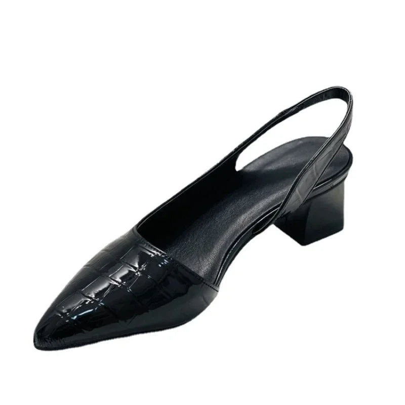 Elegante ortopediske pumps med krokodillepreget design