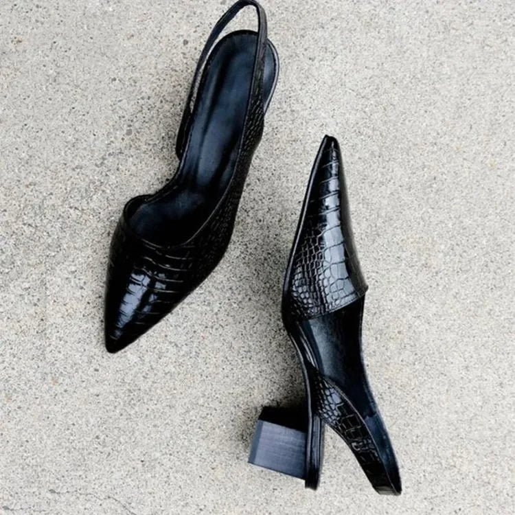 Elegante ortopediske pumps med krokodillepreget design