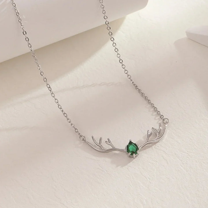 Hjorthorn Halsband med Delikat Hjärtberlock