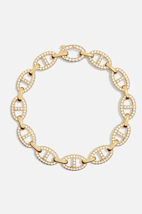 Mjukt armband i vitguld med delikata detaljer